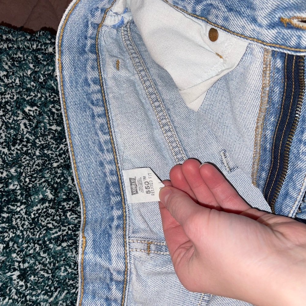 Vintage Levi Shorts - Picture 6 of 10